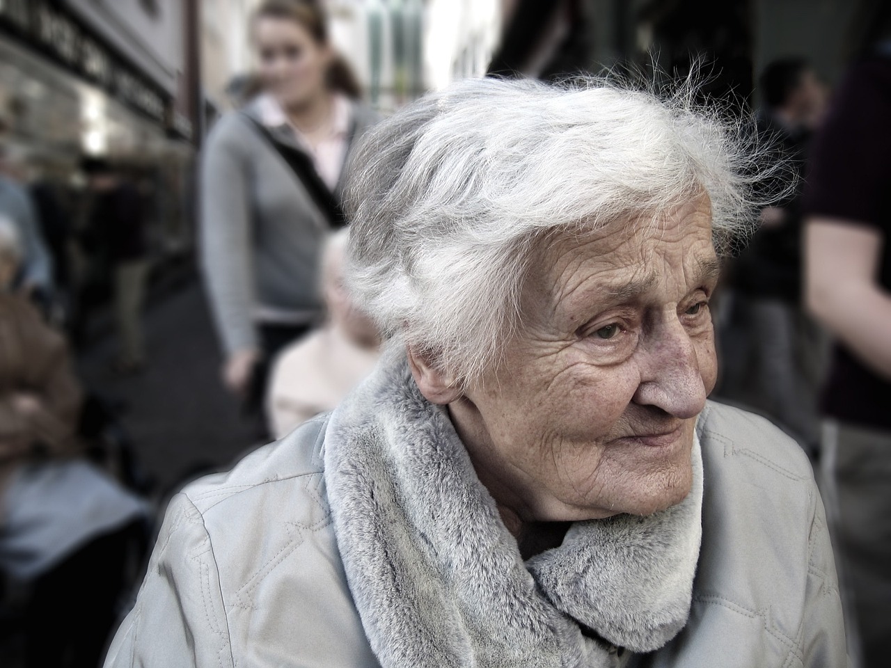 Gewalt gegen ältere Frauen: Erkennen & Hilfe